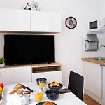 Modern Studio & Duplex Near Voltaire Metro By Guestready